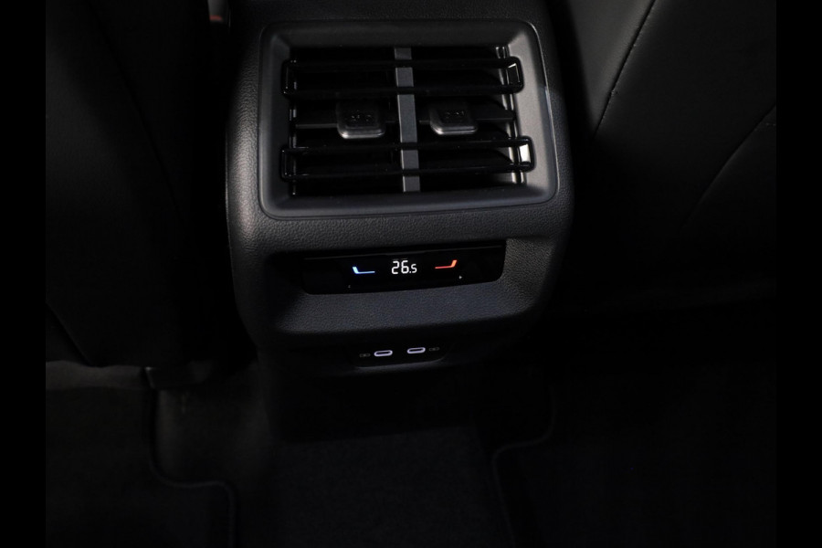 Volkswagen Tiguan R-Line Edition 1.5 eHybrid 150 kW / 204 PK SUV 6 v Head-Up Display | Panoramadak | Stoelverwarming