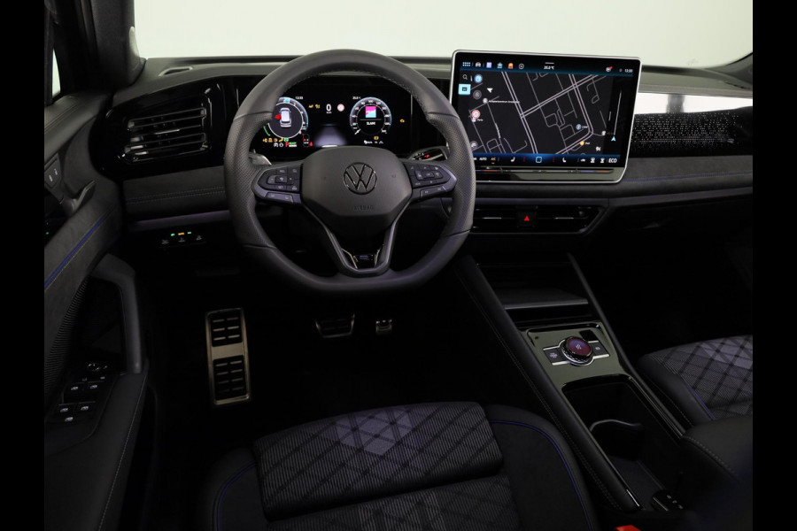 Volkswagen Tiguan R-Line Edition 1.5 eHybrid 150 kW / 204 PK SUV 6 v Head-Up Display | Panoramadak | Stoelverwarming