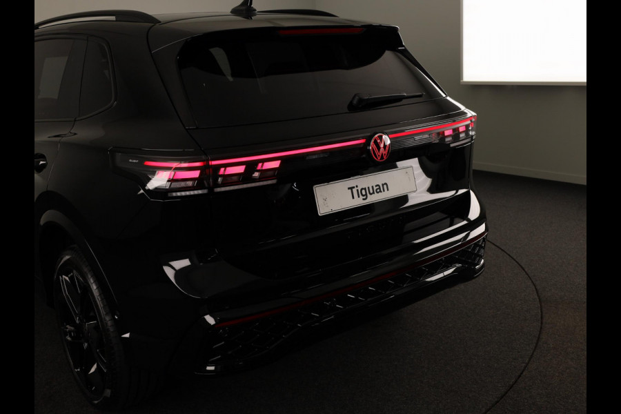 Volkswagen Tiguan R-Line Edition 1.5 eHybrid 150 kW / 204 PK SUV 6 v Head-Up Display | Panoramadak | Stoelverwarming