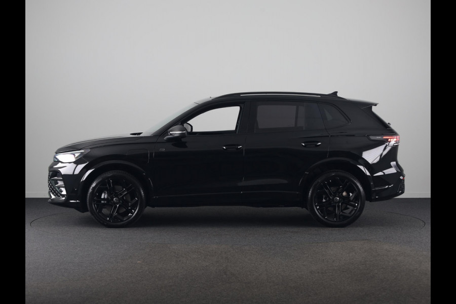 Volkswagen Tiguan R-Line Edition 1.5 eHybrid 150 kW / 204 PK SUV 6 v Head-Up Display | Panoramadak | Stoelverwarming
