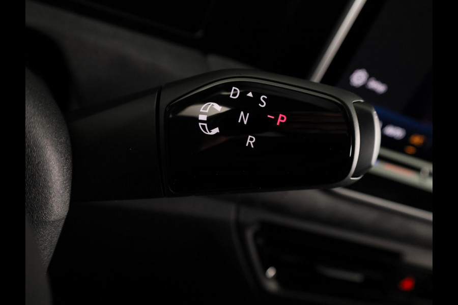 Volkswagen Tiguan R-Line Edition 1.5 eHybrid 150 kW / 204 PK SUV 6 v Head-Up Display | Panoramadak | Stoelverwarming