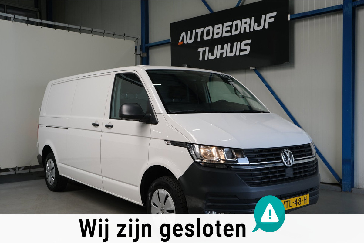Volkswagen Transporter 2.0 TDI L2H1 28 - N.A.P. Airco, Cruise, Carplay, PDC, Trekhaak.