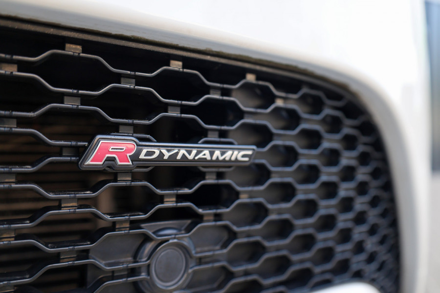 Land Rover Range Rover Evoque 1.5 P300e AWD R-Dynamic SE | PANO | CAMERA | CARPLAY | ACC | ELEK KOFFERKLEP | ELEK STOELEN |