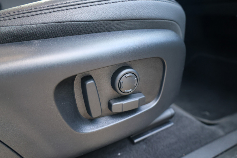 Land Rover Range Rover Evoque 1.5 P300e AWD R-Dynamic SE | PANO | CAMERA | CARPLAY | ACC | ELEK KOFFERKLEP | ELEK STOELEN |