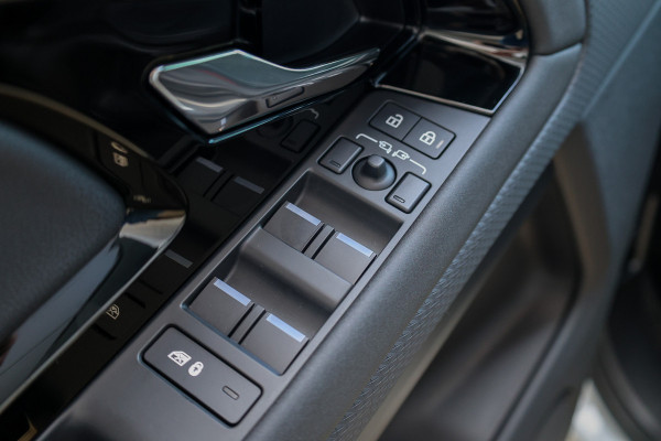 Land Rover Range Rover Evoque 1.5 P300e AWD R-Dynamic SE | PANO | CAMERA | CARPLAY | ACC | ELEK KOFFERKLEP | ELEK STOELEN |