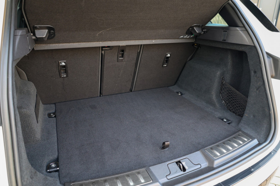 Land Rover Range Rover Evoque 1.5 P300e AWD R-Dynamic SE | PANO | CAMERA | CARPLAY | ACC | ELEK KOFFERKLEP | ELEK STOELEN |