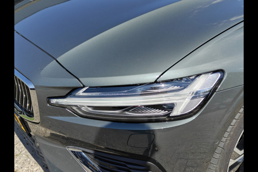 Volvo V60 T6 AWD 350PK Plug-in Hybrid Ultra Bright | Demo | BLIS | Stoelventilatie | Massage Stoelen | Panodak | 360 Camera | B&W |