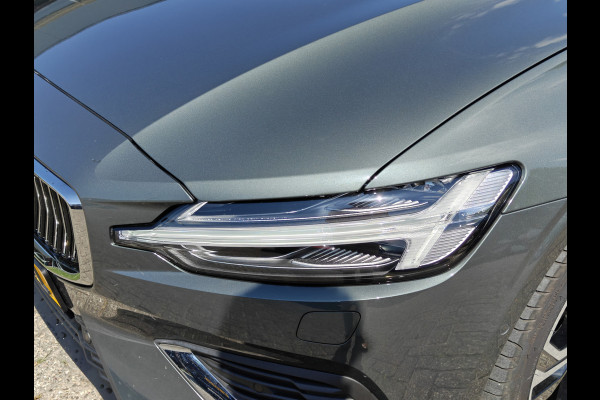 Volvo V60 T6 AWD 350PK Plug-in Hybrid Ultra Bright | Demo | BLIS | Stoelventilatie | Massage Stoelen | Panodak | 360 Camera | B&W |