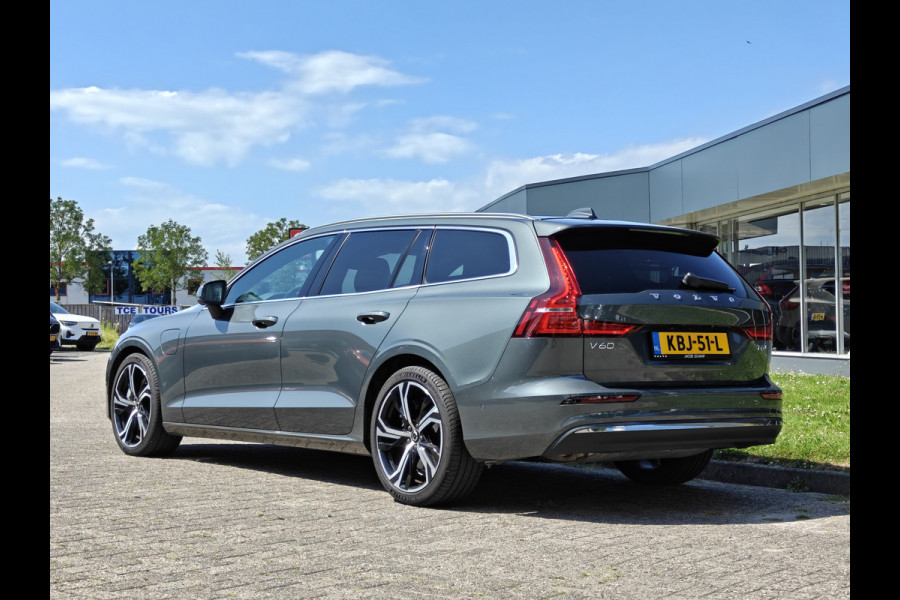 Volvo V60 T6 AWD 350PK Plug-in Hybrid Ultra Bright | Demo | BLIS | Stoelventilatie | Massage Stoelen | Panodak | 360 Camera | B&W |