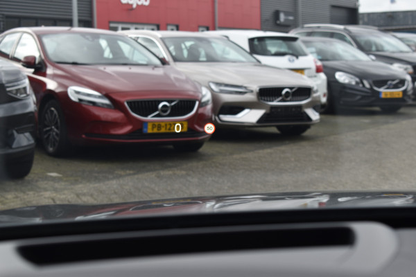 Volvo V60 T6 AWD 350PK Plug-in Hybrid Ultra Bright | Demo | BLIS | Stoelventilatie | Massage Stoelen | Panodak | 360 Camera | B&W |