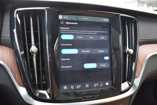 Volvo V60 T6 AWD 350PK Plug-in Hybrid Ultra Bright | Demo | BLIS | Stoelventilatie | Massage Stoelen | Panodak | 360 Camera | B&W |