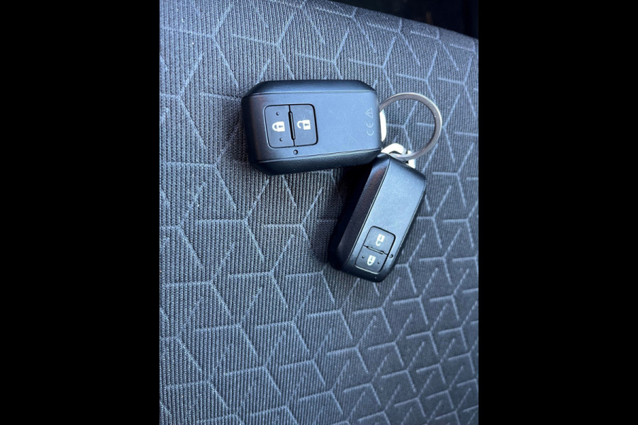 Suzuki Swift 1.2 Style Smart Hybrid Automaat 17"