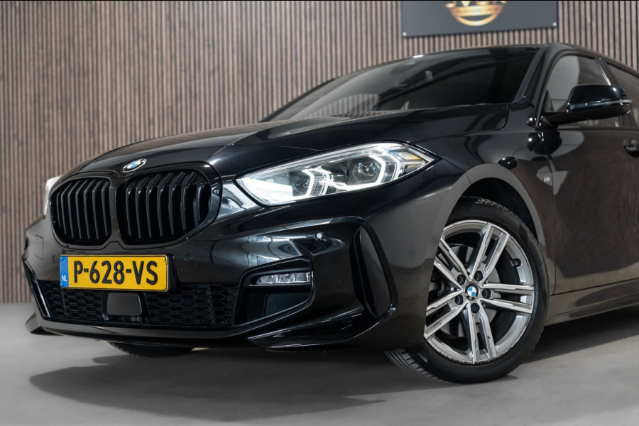 BMW 1-serie 118i Automaat M Pakket LED NAVI Sfeer Verlichting
