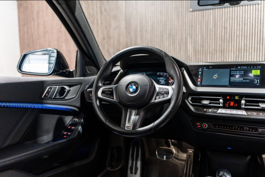 BMW 1-serie 118i Automaat M Pakket LED NAVI Sfeer Verlichting