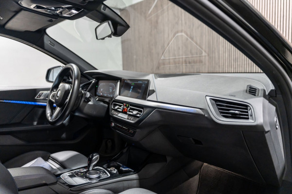 BMW 1-serie 118i Automaat M Pakket LED NAVI Sfeer Verlichting