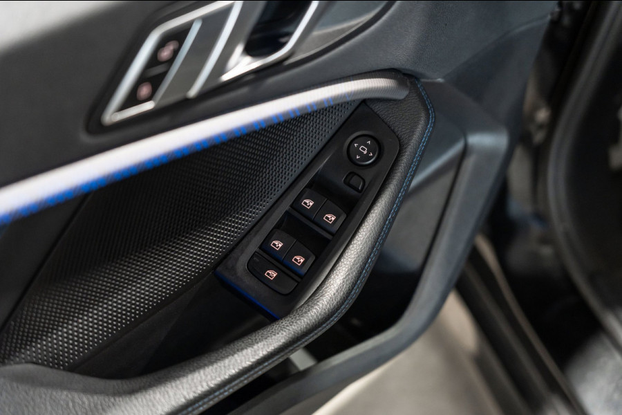 BMW 1-serie 118i Automaat M Pakket LED NAVI Sfeer Verlichting