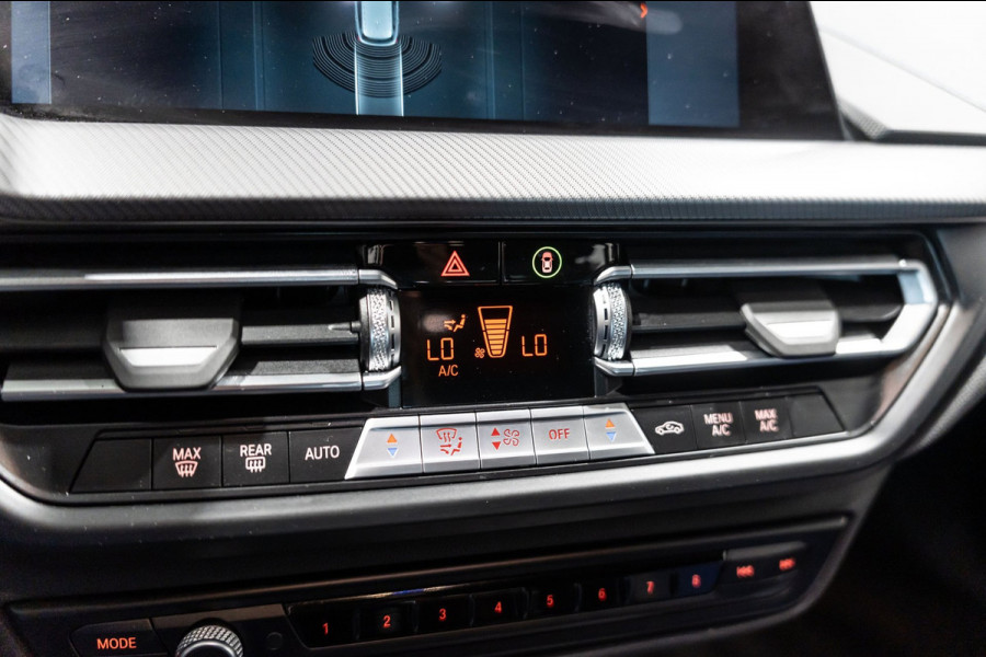 BMW 1-serie 118i Automaat M Pakket LED NAVI Sfeer Verlichting