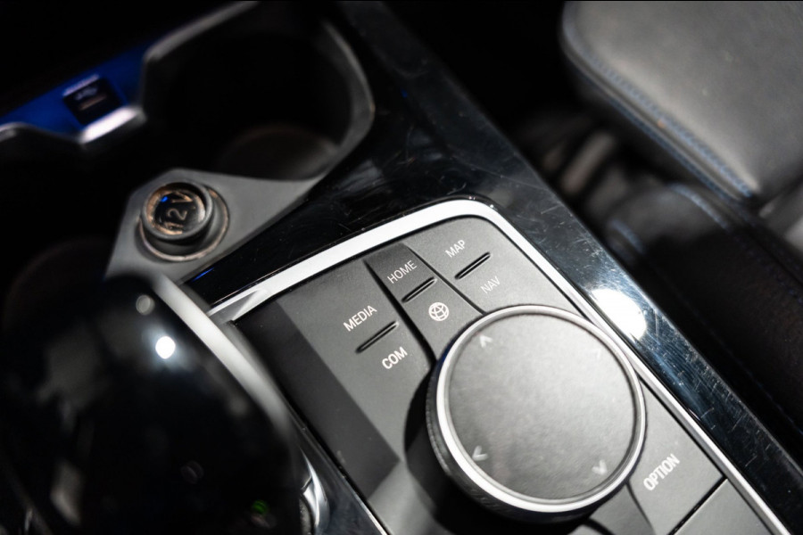 BMW 1-serie 118i Automaat M Pakket LED NAVI Sfeer Verlichting