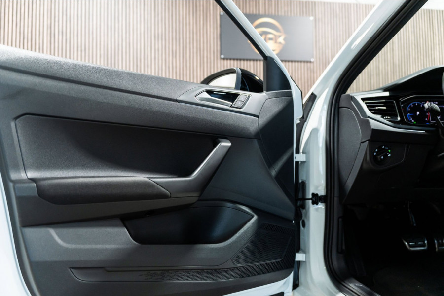 Volkswagen Taigo 1.5 TSI R-Line DSG PANO IQ CAMARA