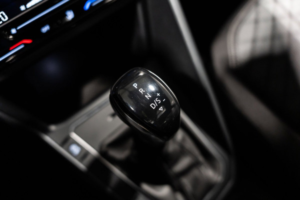 Volkswagen Taigo 1.5 TSI R-Line DSG PANO IQ CAMARA