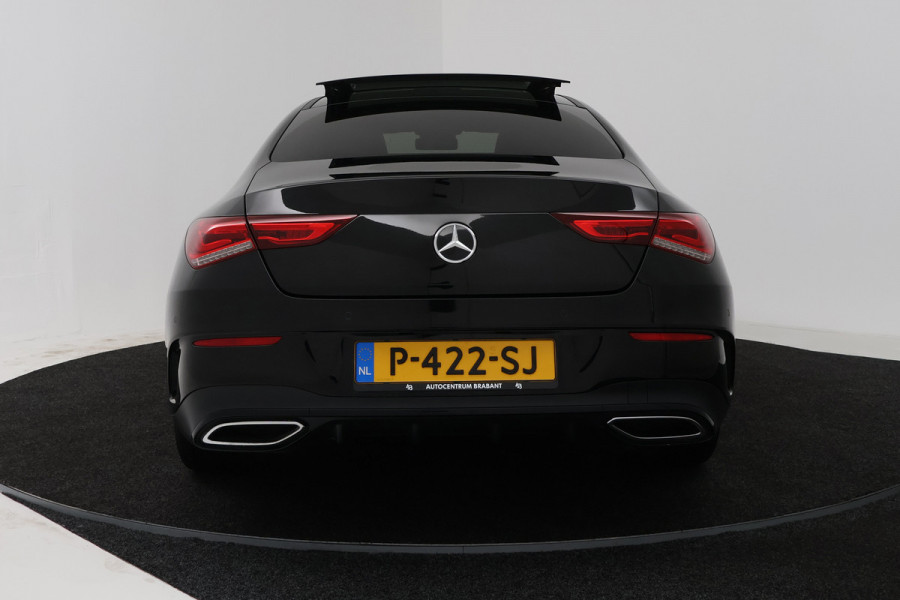 Mercedes-Benz CLA-Klasse 180 AMG Line (PANORAMADAK, STOELVERWARMING, SFEERVERLICHTING, CAMERA, CRUISE ADAPTIEF)