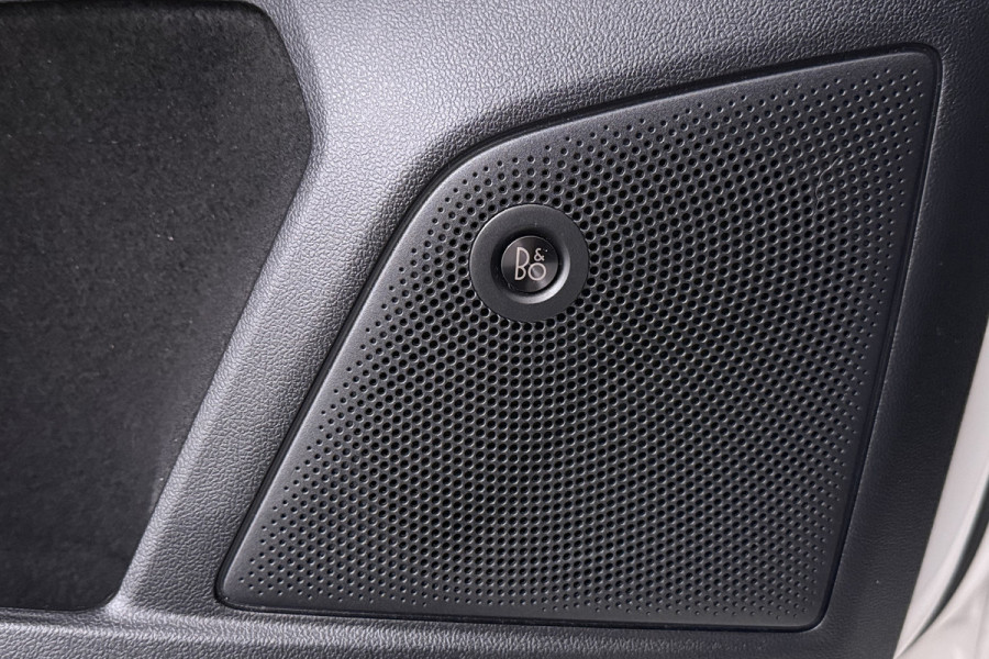 Ford FOCUS Wagon 1.0 EcoBoost Hybrid ST Line X Business (CAMERA, TREKHAAK, B&O SOUND, STOEL/STUUR VERWARMING, SENSOREN)