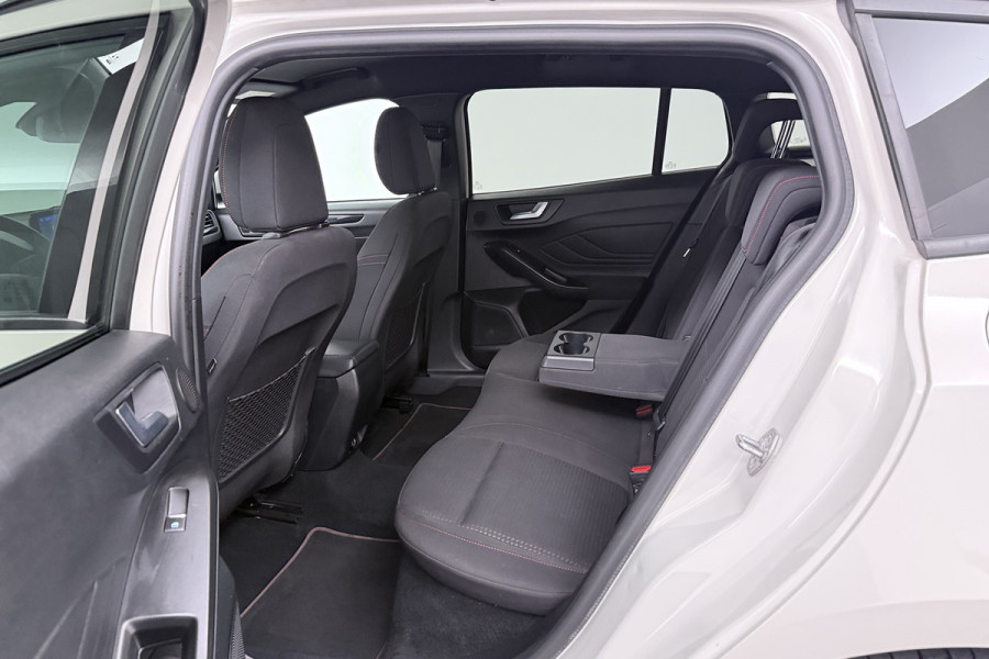 Ford FOCUS Wagon 1.0 EcoBoost Hybrid ST Line X Business (CAMERA, TREKHAAK, B&O SOUND, STOEL/STUUR VERWARMING, SENSOREN)