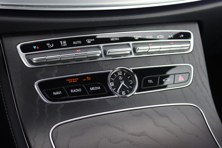 Mercedes-Benz E-Klasse Cabrio 200 AMG Line Premium Aut9 | Airscarf | Burmester | Memory | HUD | Surround Camera | Dodehoekassistent | Intelligent Light System | Cabrioletcomfortpakket |