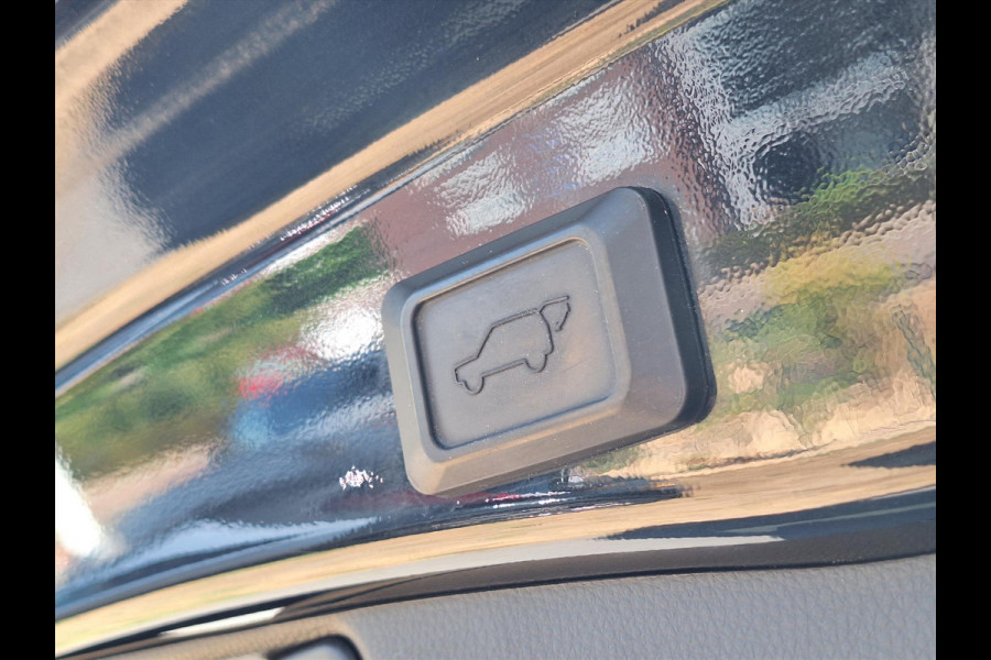 Toyota RAV4 2.5 Hybrid AWD Style | Trekhaak, Dodehoekherkenning, Stoel + Stuurverwarming, 18inch, Keyless, 1.650KG Trekgewicht