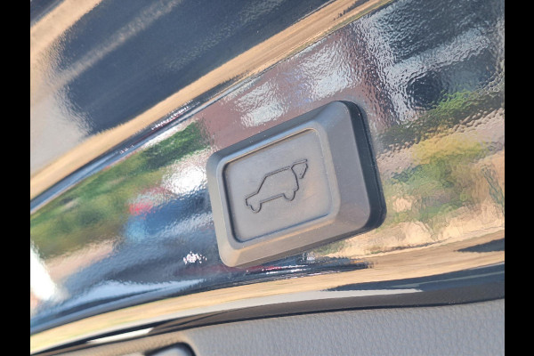 Toyota RAV4 2.5 Hybrid AWD Style | Trekhaak, Dodehoekherkenning, Stoel + Stuurverwarming, 18inch, Keyless, 1.650KG Trekgewicht