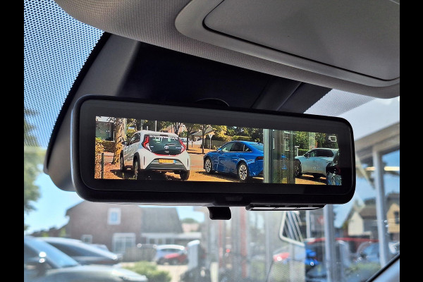 Toyota RAV4 2.5 Hybrid AWD Style | Trekhaak, Dodehoekherkenning, Stoel + Stuurverwarming, 18inch, Keyless, 1.650KG Trekgewicht