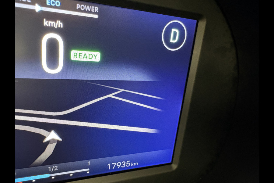 Fiat 600E La Prima 54 kWh Achteruitrijcamera - Apple carplay - Draadloze telefoonoplader - Parkeersensoren - Navigatie - Airco - Stoelverwarming - Voorstoelen met massagefunctie - Licht metalen velgen 18 inch - Keyles Cruise control - Dodehoek detector - Extra getint glas achter - Regensensor - Led verlichting - Stuur multifunctioneel