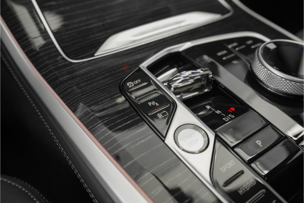 BMW X5 xDrive50e Launch Edition M-Sport Pro Pano M-Stoel M-Performance H/K Trekhaak