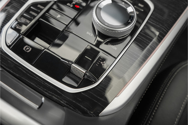 BMW X5 xDrive50e Launch Edition M-Sport Pro Pano M-Stoel M-Performance H/K Trekhaak