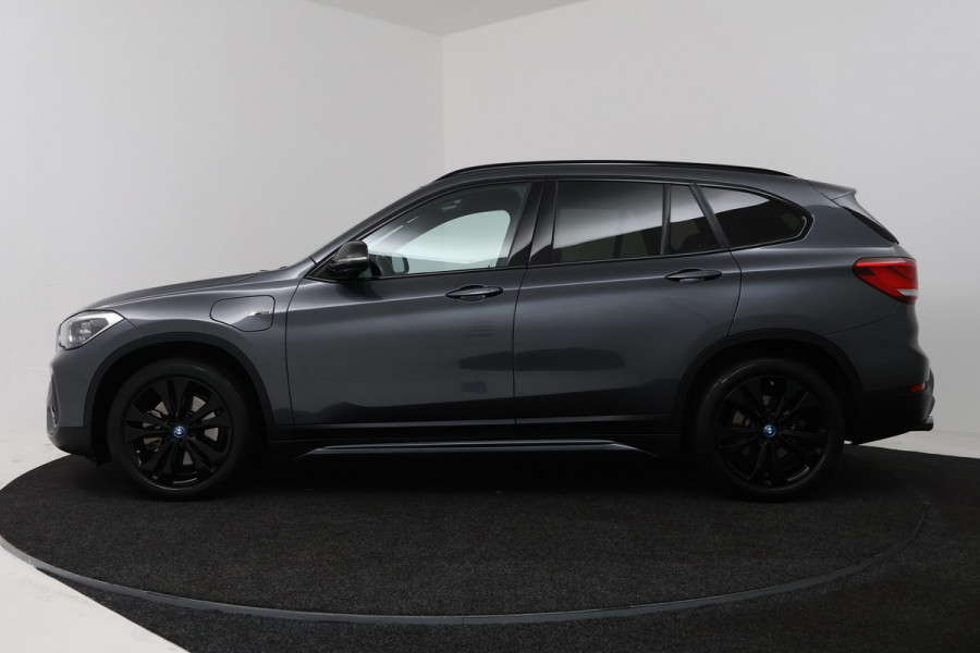 BMW X1 XDrive25e Business Edition Plus (STOELVERWARMING, HEAD-UP DISPLAY, NAVIGATIE, DEALER ONDERHOUDEN)