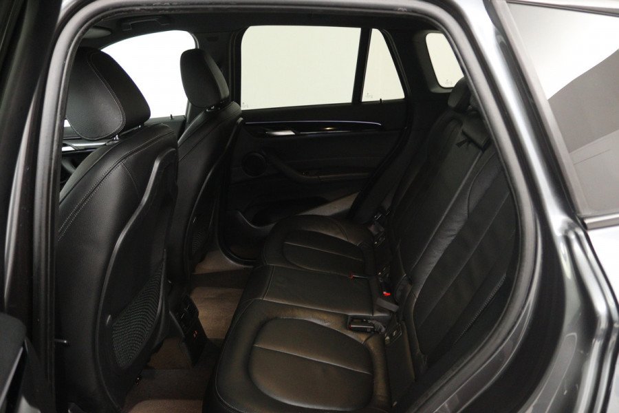 BMW X1 XDrive25e Business Edition Plus (STOELVERWARMING, HEAD-UP DISPLAY, NAVIGATIE, DEALER ONDERHOUDEN)