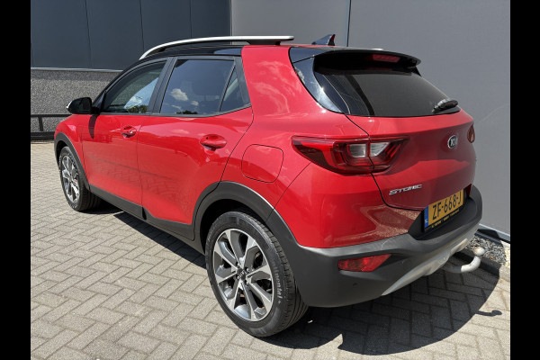 Kia Stonic 1.0 T-GDi DynamicPlusLine Achteruitrijcamera - Airco - Parkeersensor achter - Navigatie - Cruise control - Dakrails - keyless entry and start - Elektrische ramen - Radio - Mistlampen - Bluetooth - Licht metalen velgen Start/stop systeem - Elektrische ramen - Stuur multifunctioneel