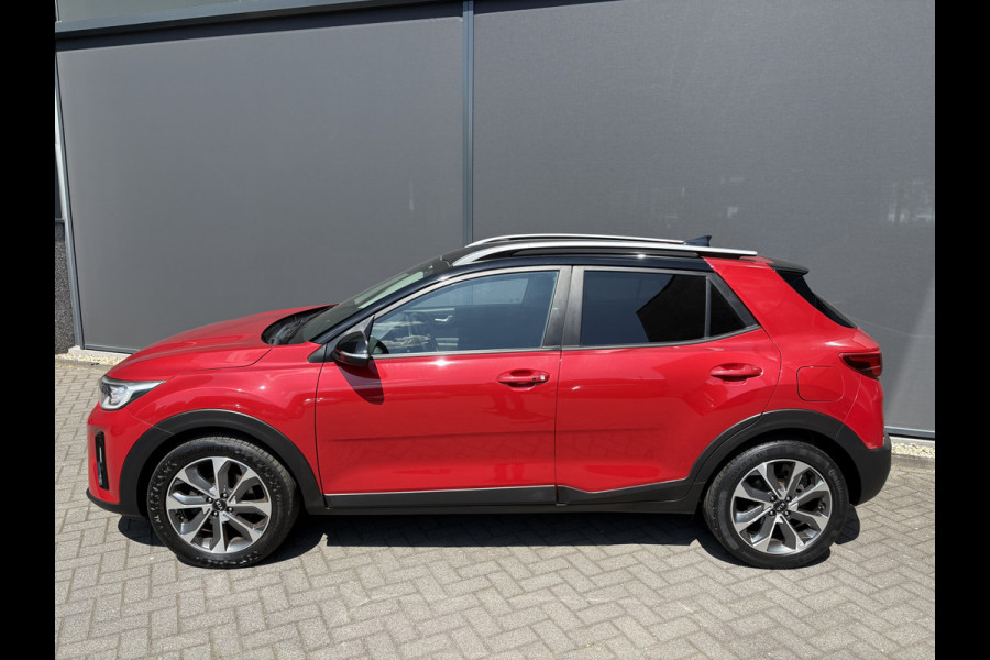 Kia Stonic 1.0 T-GDi DynamicPlusLine Achteruitrijcamera - Airco - Parkeersensor achter - Navigatie - Cruise control - Dakrails - keyless entry and start - Elektrische ramen - Radio - Mistlampen - Bluetooth - Licht metalen velgen Start/stop systeem - Elektrische ramen - Stuur multifunctioneel