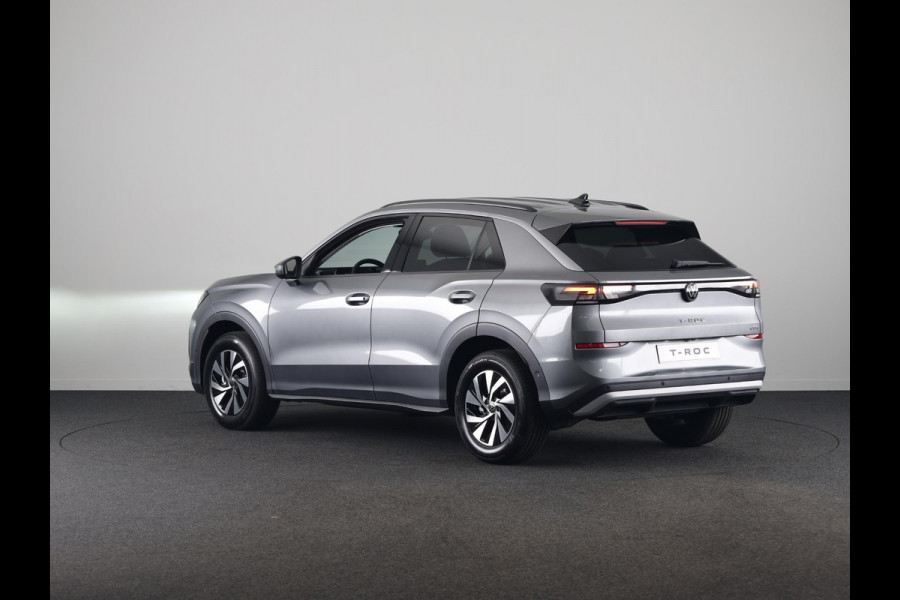 Volkswagen T-Roc Limited Edition 1.5 eTSI 85 kW / 116 PK SUV 7 vers Achteruitrijcamera | Stoelverwarming | Carplay