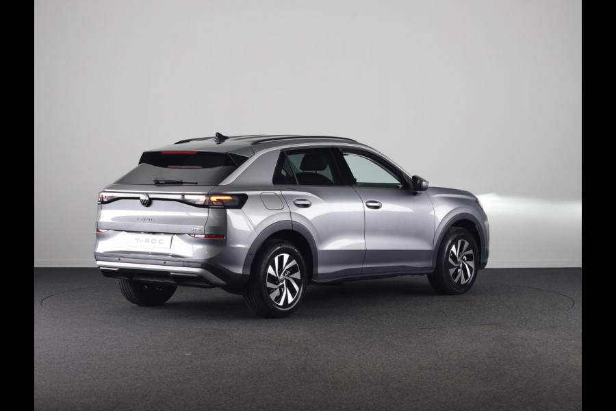 Volkswagen T-Roc Limited Edition 1.5 eTSI 85 kW / 116 PK SUV 7 vers Achteruitrijcamera | Stoelverwarming | Carplay