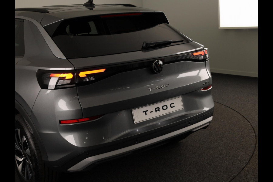 Volkswagen T-Roc Limited Edition 1.5 eTSI 85 kW / 116 PK SUV 7 vers Achteruitrijcamera | Stoelverwarming | Carplay