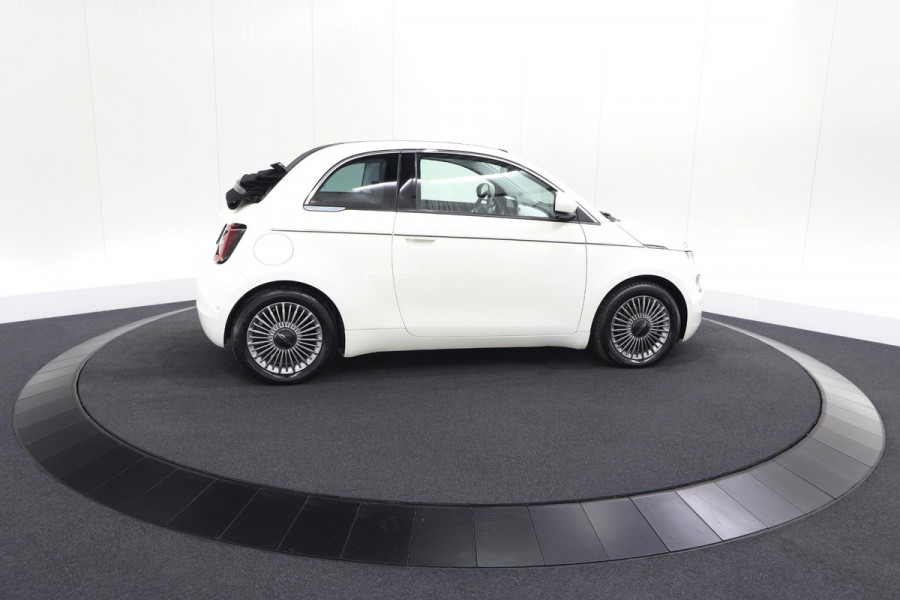 Fiat 500C Icon 42 kWh | SOH 96% | Convenience Pack | Camera | Dodehoekdetectie | Stoelverwarming
