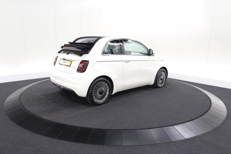 Fiat 500C Icon 42 kWh | SOH 96% | Convenience Pack | Camera | Dodehoekdetectie | Stoelverwarming