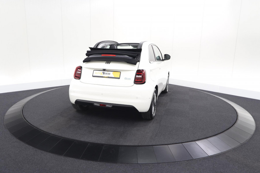 Fiat 500C Icon 42 kWh | SOH 96% | Convenience Pack | Camera | Dodehoekdetectie | Stoelverwarming