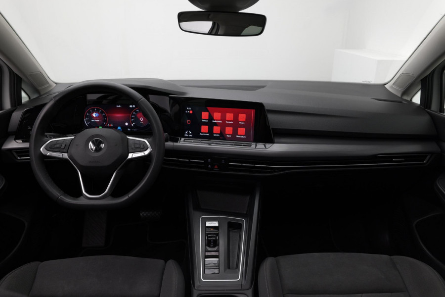 Volkswagen Golf 1.5 eTSI Style |Panoramadak|Massage|Carplay|