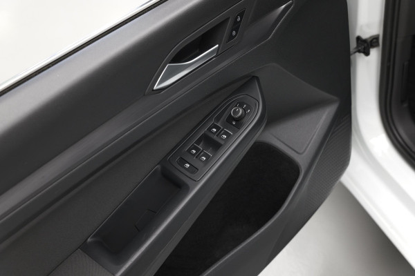 Volkswagen Golf 1.5 eTSI Style |Panoramadak|Massage|Carplay|