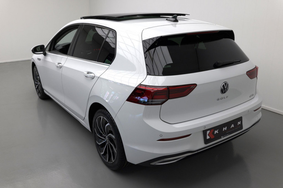 Volkswagen Golf 1.5 eTSI Style |Panoramadak|Massage|Carplay|