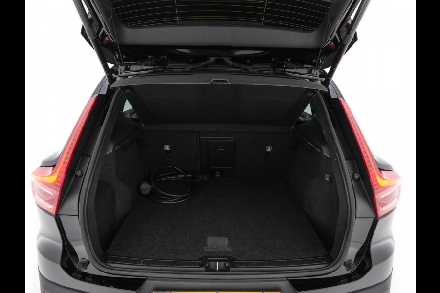 Volvo XC40 Recharge P8 AWD R-Design [3-Fase-11kW] {SoH-89%} (INCL-BTW) Aut. *PANO | LEATHER | ADAPTIVE-CRUISE | DIGI-COCKPIT | FULL-LED | CAMERA | NAVI-FULLMAP | ECC | PDC | KEYLESS | HEATED-SPORTSEATS | TOWBAR | 20''ALU*