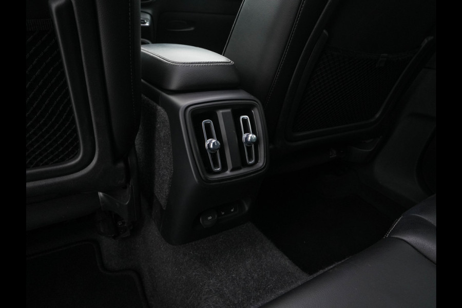 Volvo XC40 Recharge P8 AWD R-Design [3-Fase-11kW] {SoH-89%} (INCL-BTW) Aut. *PANO | LEATHER | ADAPTIVE-CRUISE | DIGI-COCKPIT | FULL-LED | CAMERA | NAVI-FULLMAP | ECC | PDC | KEYLESS | HEATED-SPORTSEATS | TOWBAR | 20''ALU*