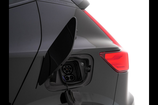 Volvo XC40 Recharge P8 AWD R-Design [3-Fase-11kW] {SoH-89%} (INCL-BTW) Aut. *PANO | LEATHER | ADAPTIVE-CRUISE | DIGI-COCKPIT | FULL-LED | CAMERA | NAVI-FULLMAP | ECC | PDC | KEYLESS | HEATED-SPORTSEATS | TOWBAR | 20''ALU*